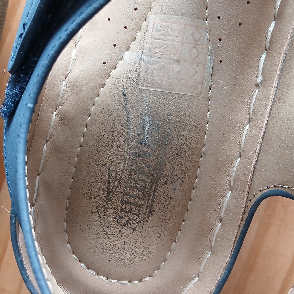 Sandals - Picture 4 of 4